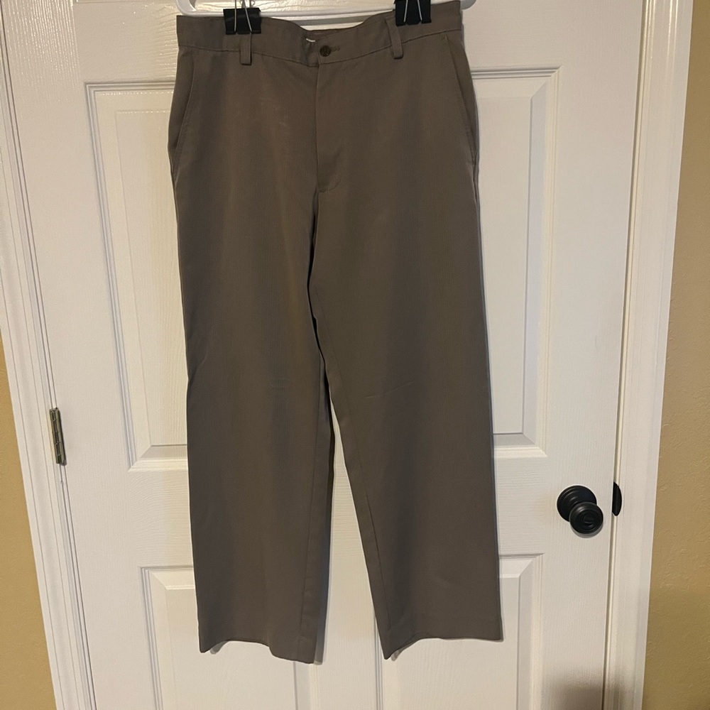Izod khaki pinstripe golf pants. Size 32x32.